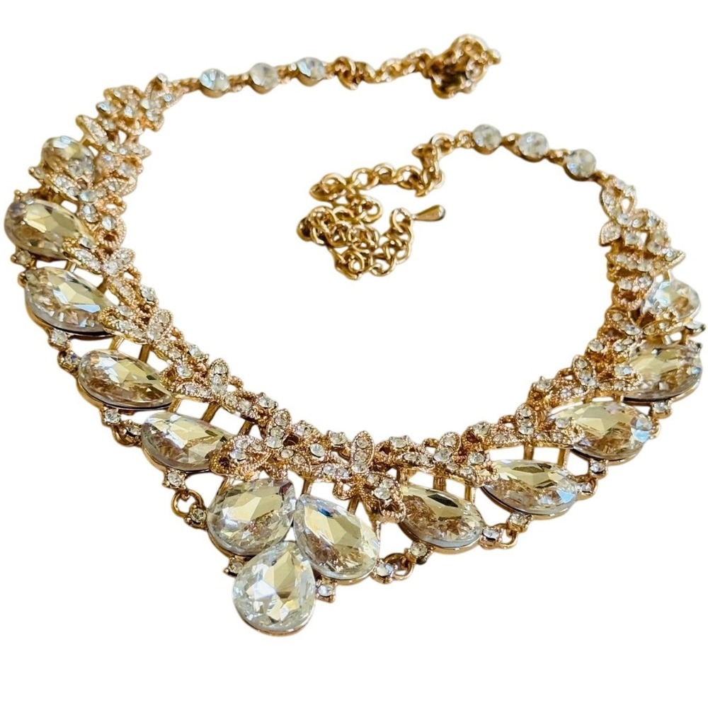 Floral chunky Y2K necklace Jeweled crystal‎ rhinestone Statement gold tone 20"